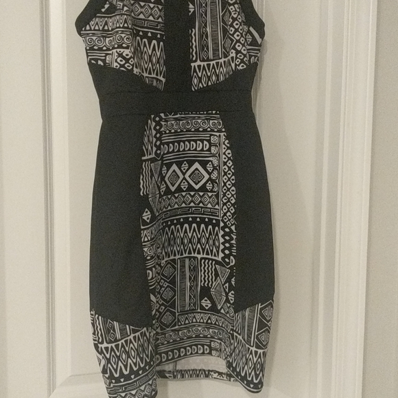 Cut out dress - Picture 2 of 4